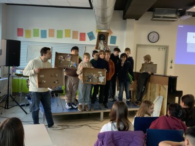 Foto des Albums: Die Grammatik des traditionellen Unterrichts und das Unterrichtsdesign im Deeper Learning