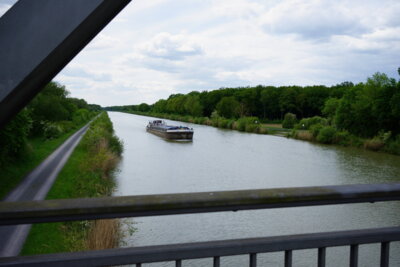 Hier kommt ARDO - Mittellandkanal  (Bild vergr&ouml;&szlig;ern)