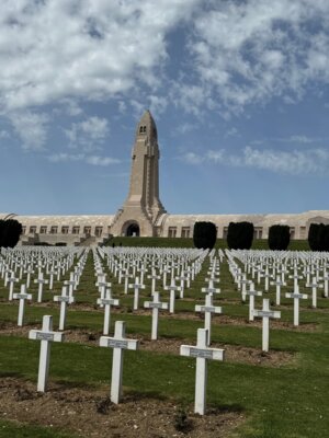 Fotoalbum Zehntklässler erkunden Verdun: Eine eindrucksvolle Exkursion zu einem der wichtigsten Schauplätze des Ersten Weltkrieges