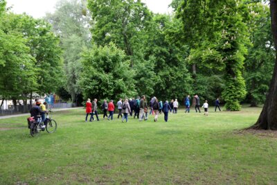 Fotoalbum Stadtspaziergang zum Tag der Städtebauförderung durch den Gutspark