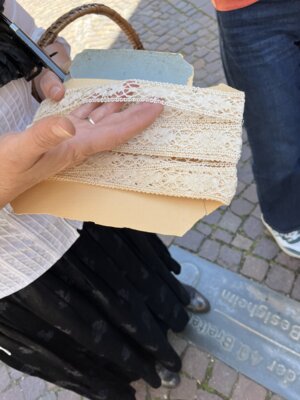 Handarbeiten von fr&uuml;her  (Bild vergr&ouml;&szlig;ern)