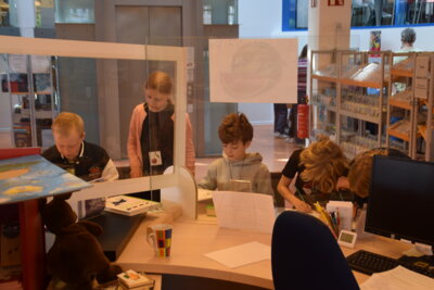 Foto des Albums: Besuch der Bibliothek im zib