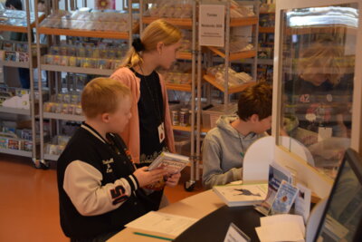 Foto des Albums: Besuch der Bibliothek im zib