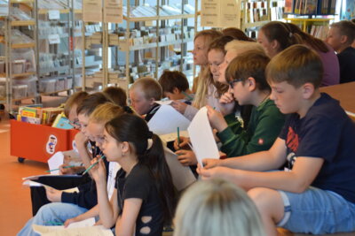 Foto des Albums: Besuch der Bibliothek im zib