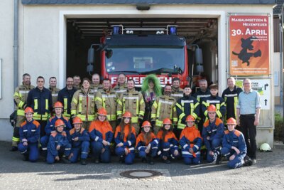 Foto des Albums: Maibaumsetzen und Hexenfeuer Taura 2025