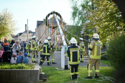 Foto des Albums: Maibaumsetzen und Hexenfeuer Taura 2025
