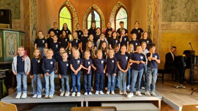 Fotoalbum Die Chorgemeinschaft Eichwalde gratulierte zu „650 Jahre Schulzendorf“