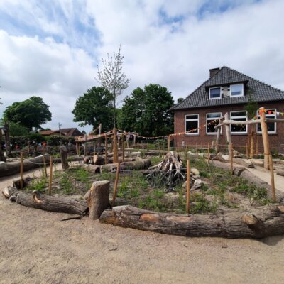 Foto des Albums: Einweihung unseres neu gestalteten Naturschulhofes