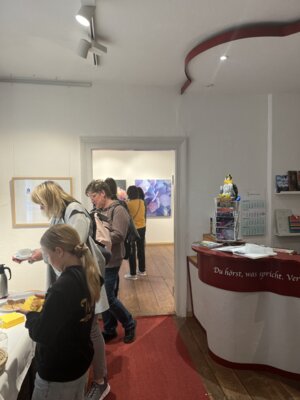 Foto des Albums: Internationaler Museumstag | Malerin Anna Filimonova mit einer Live-Mal-Performance