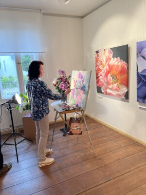 Foto des Albums: Internationaler Museumstag | Malerin Anna Filimonova mit einer Live-Mal-Performance