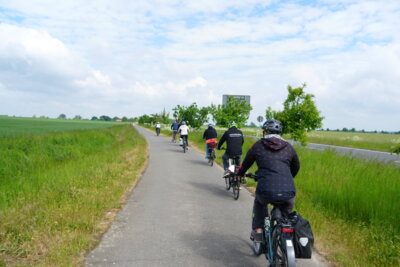 2 Im R&uuml;cken Kirchdorf  (Bild vergr&ouml;&szlig;ern)