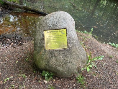 Foto des Albums: Quellen, Brunnen und viel Wald