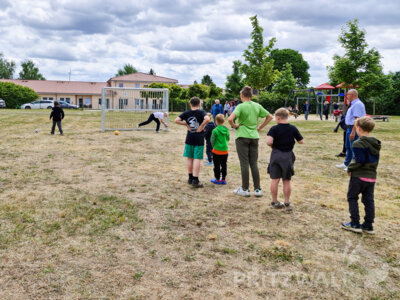 Foto des Albums: Familienfest in Sadenbeck mit Übergabe von zwei Fußballtoren