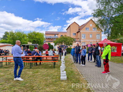 Foto des Albums: Familienfest in Sadenbeck mit Übergabe von zwei Fußballtoren