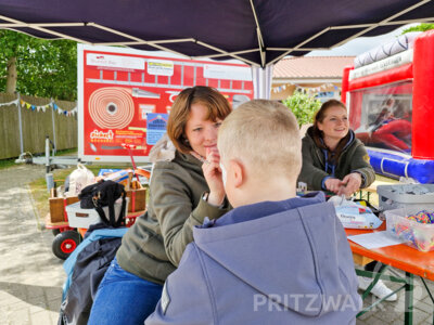 Foto des Albums: Familienfest in Sadenbeck mit Übergabe von zwei Fußballtoren