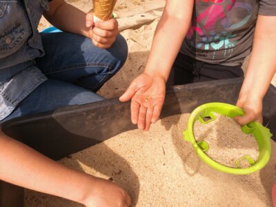 Ich siebe mir ein Säckchen voller Gold.  (Bild vergrößern)