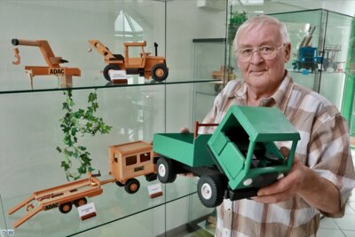 Foto des Albums: Holzfahrzeuge - volle Fahrt voraus