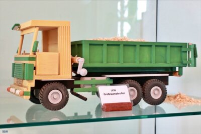 Foto des Albums: Holzfahrzeuge - volle Fahrt voraus