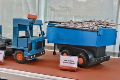 Foto des Albums: Holzfahrzeuge - volle Fahrt voraus