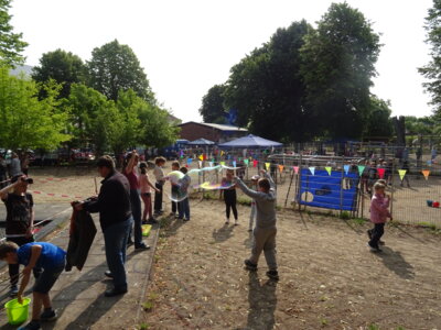 Foto des Albums: Schulfest/Kindertagsparty