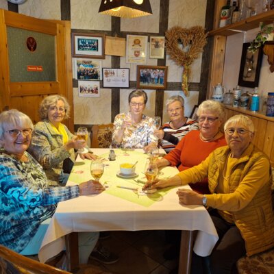 Foto des Albums: Schöppenstedter LandFrauen wanderten am Grünen Band
