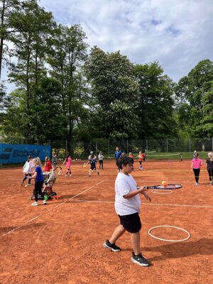 Foto des Albums: Tennis-Schnuppertraining Klasse 2
