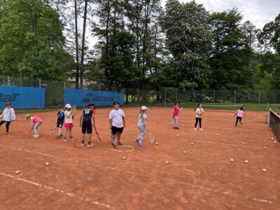 Foto des Albums: Tennis-Schnuppertraining Klasse 2