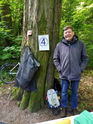 Kontrollpunkt_Rosentalhuegel_-_die_Wanderer_koennen_kommen  (Bild vergr&ouml;&szlig;ern)