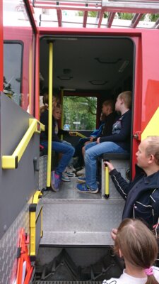 Foto des Albums: Besuch der Klasse 4 in der Feuerwache Lünern