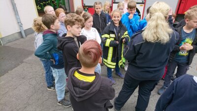 Foto des Albums: Besuch der Klasse 4 in der Feuerwache Lünern