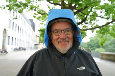 Aufbruch -1   Leichten Niesel l&auml;cheln wir weg  (Bild vergr&ouml;&szlig;ern)