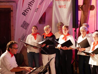 Bild 8: Der Chor Rhythm&Joy  - Foto Frank Otto  (Bild vergr&ouml;&szlig;ern)