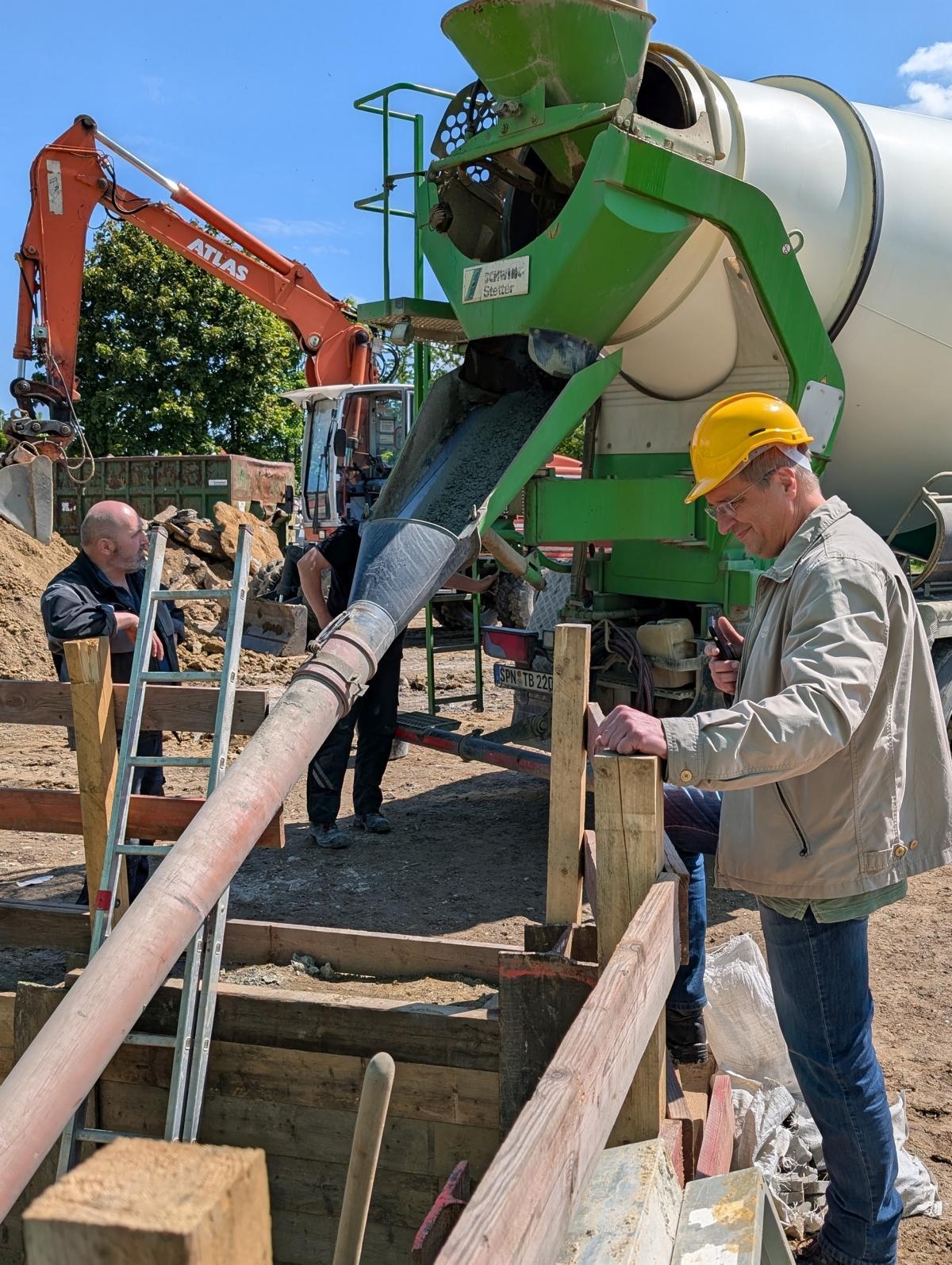 Bild: Baustellen-Impressionen und Grundsteinlegung in der Poststraße 2-5 in Calau. Foto: Stadt Calau / Jan Hornhauer