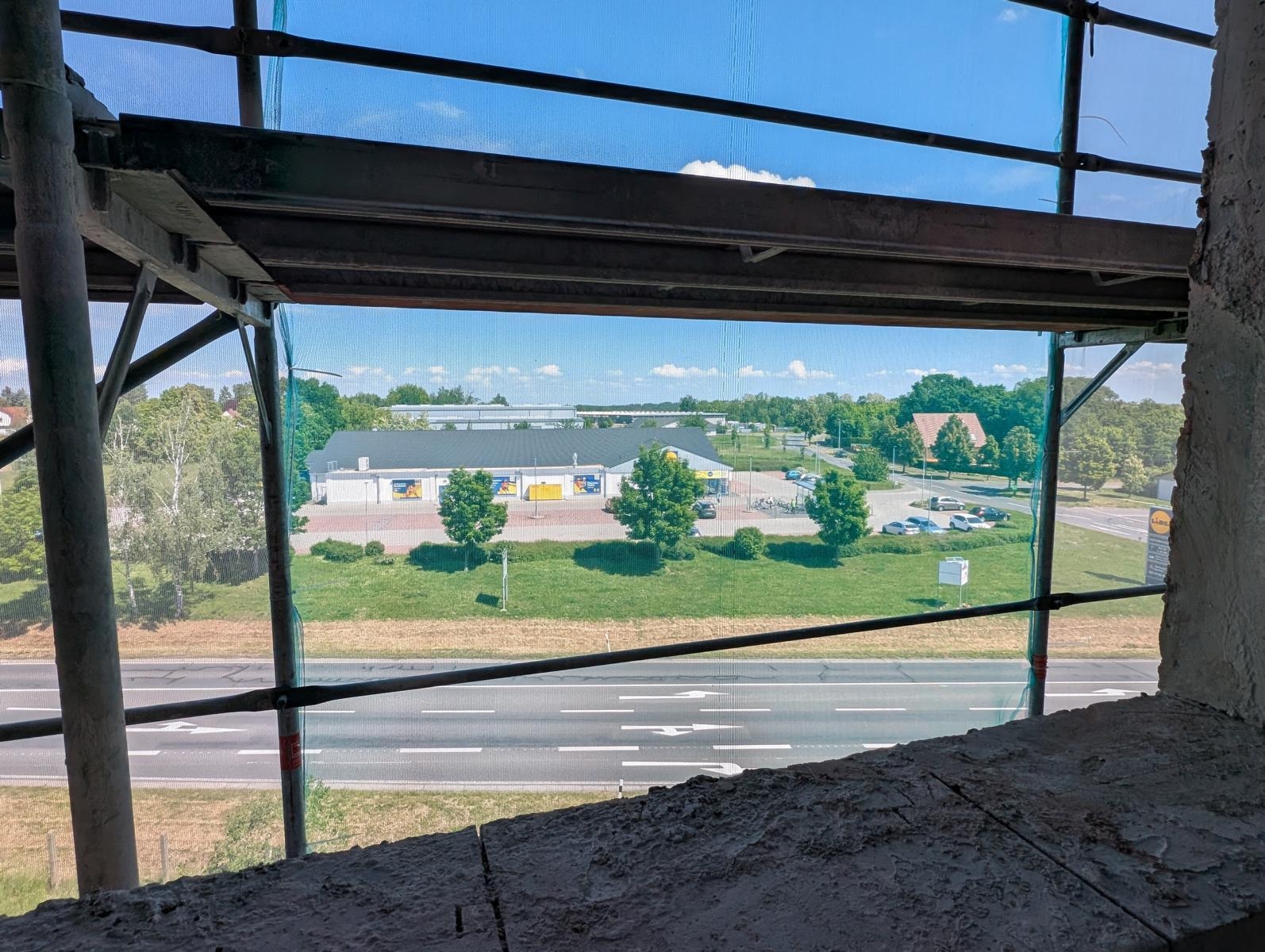 Bild: Baustellen-Impressionen und Grundsteinlegung in der Poststraße 2-5 in Calau. Foto: Stadt Calau / Jan Hornhauer