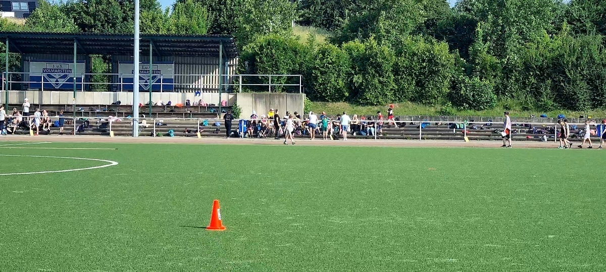 Bild: Blick zur Tribüne