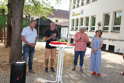 Foto des Albums: Elternehrung Schülerlotsen und Laufender Schulbus