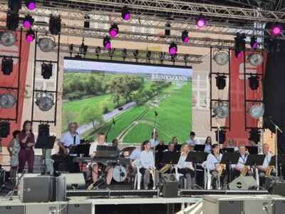 Fotoalbum Lindenfest Ludwigslust - Big Bands der Musikschule auf der großen Bühne von Radio Osteseewelle