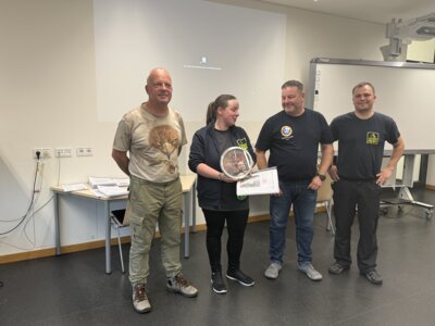 Verabschiedung durch die Wehr  (Bild vergr&ouml;&szlig;ern)