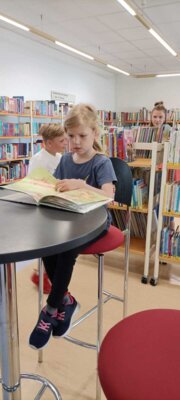 Foto des Albums: Wandertag Klasse 2 Besuch der Bibliothek in Schmölln