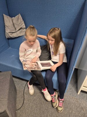 Foto des Albums: Bibliotheksbesuch Klasse 2a ,2b, 2c