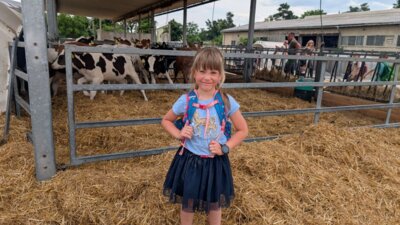 Fotoalbum Wandertag nach Nischwitz - Klassen 1a/ 1b- Besuch bei Familie Fleischer und Agrar
