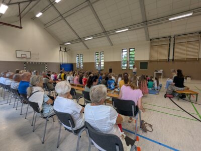 Foto des Albums: Bewegende Momente zum Schuljahresabschluss