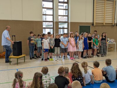 Foto des Albums: Bewegende Momente zum Schuljahresabschluss