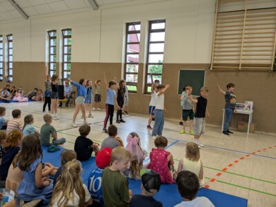 Foto des Albums: Bewegende Momente zum Schuljahresabschluss