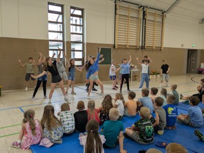 Foto des Albums: Bewegende Momente zum Schuljahresabschluss