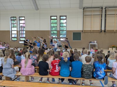 Foto des Albums: Bewegende Momente zum Schuljahresabschluss