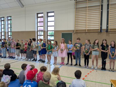 Foto des Albums: Bewegende Momente zum Schuljahresabschluss