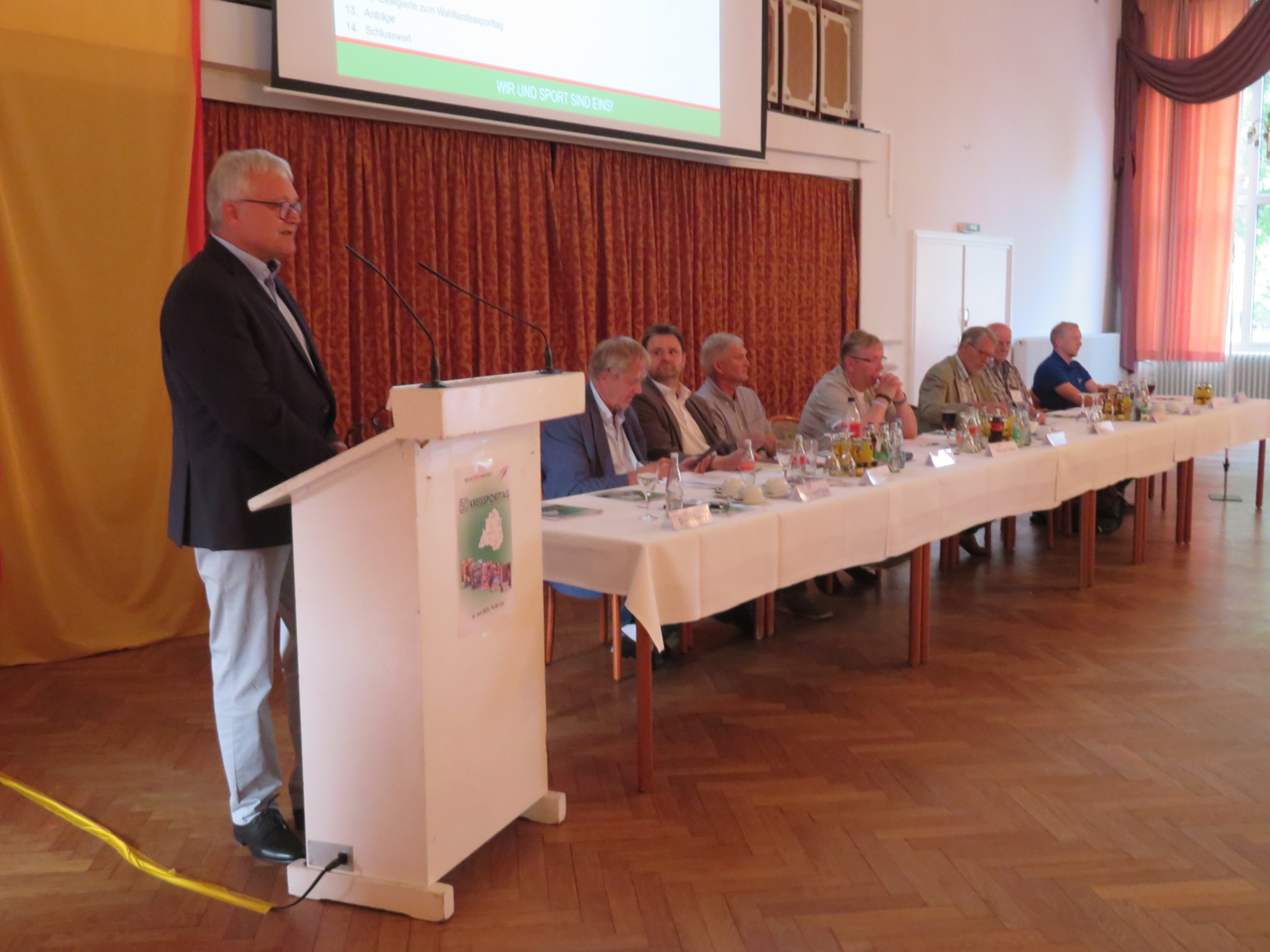 Bild: Begrüßung durch den KSB-Vorsitzenden