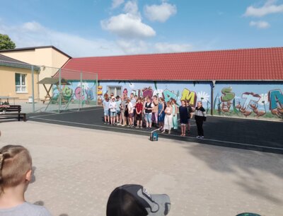 Foto des Albums: Verabschiedung der Klasse 4