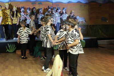 Foto des Albums: Musicalaufführung 1 Tuishi pamoja Juni 2025